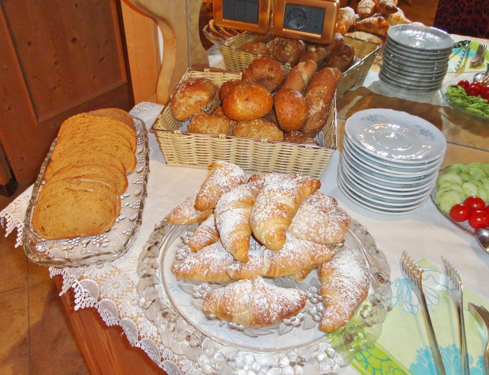 Garni Crepaz Bed & Breakfast Селва ди Вал Гардена Екстериор снимка
