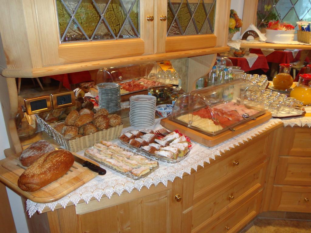 Garni Crepaz Bed & Breakfast Селва ди Вал Гардена Екстериор снимка