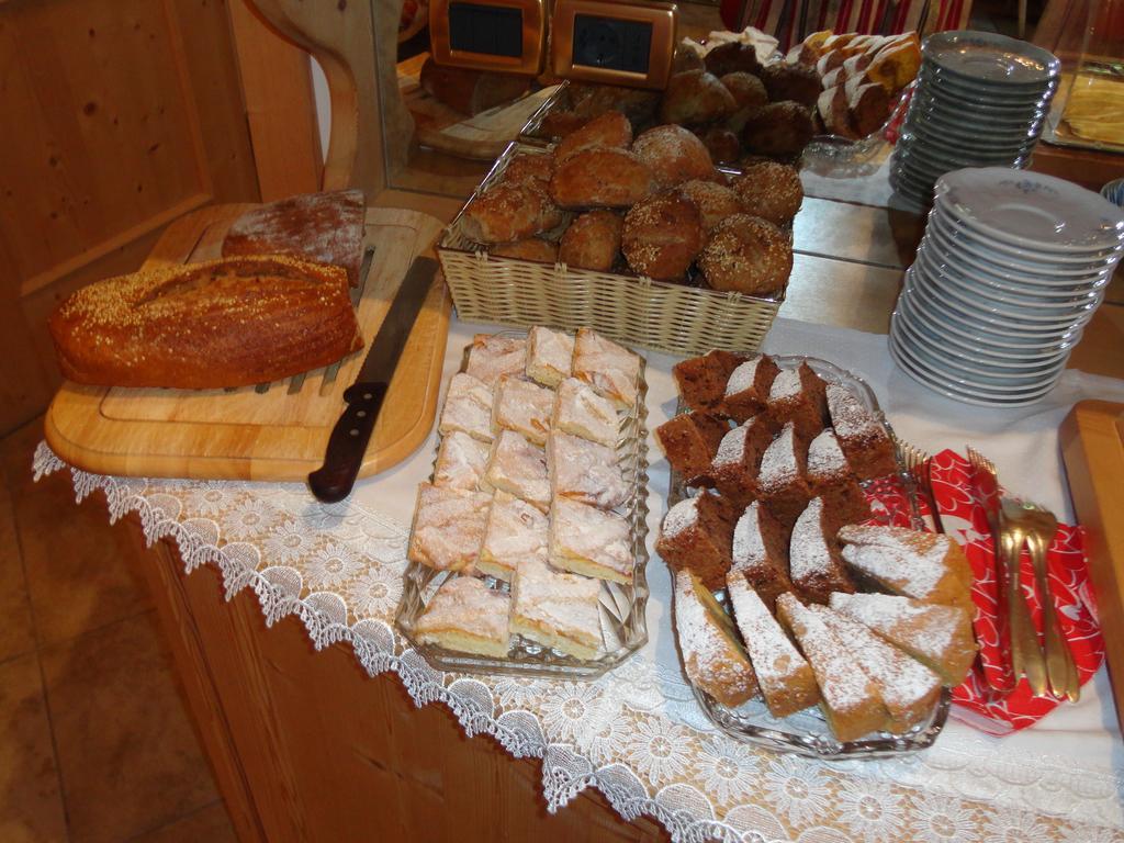 Garni Crepaz Bed & Breakfast Селва ди Вал Гардена Екстериор снимка