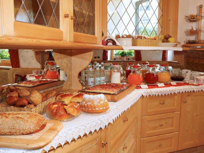 Garni Crepaz Bed & Breakfast Селва ди Вал Гардена Екстериор снимка