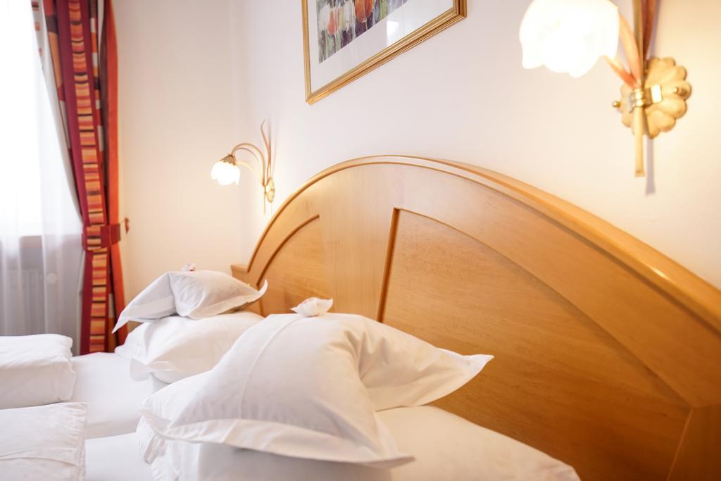 Garni Crepaz Bed & Breakfast Селва ди Вал Гардена Екстериор снимка