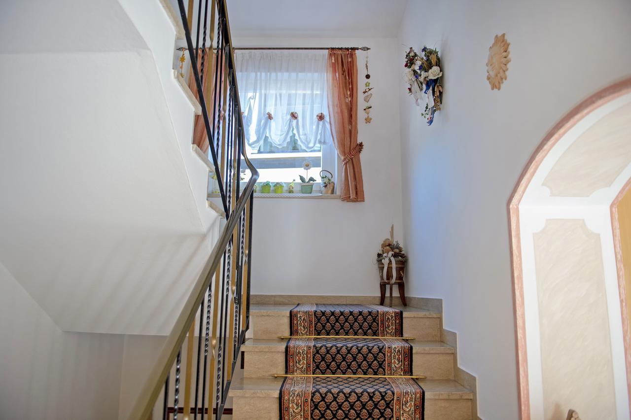 Garni Crepaz Bed & Breakfast Селва ди Вал Гардена Екстериор снимка