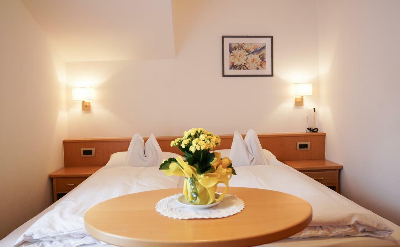 Garni Crepaz Bed & Breakfast Селва ди Вал Гардена Екстериор снимка